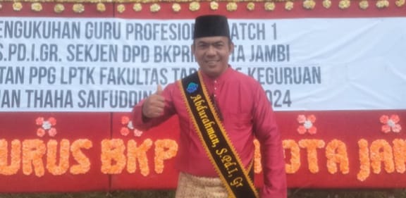 Abdurahman, S.Pd.I, Gr “Menggapai Tangan – Tangan Barokah Wujudkan Impian berselempang Emas di Kampus Biru UIN Sulthan Thaha Saifuddin Jambi”